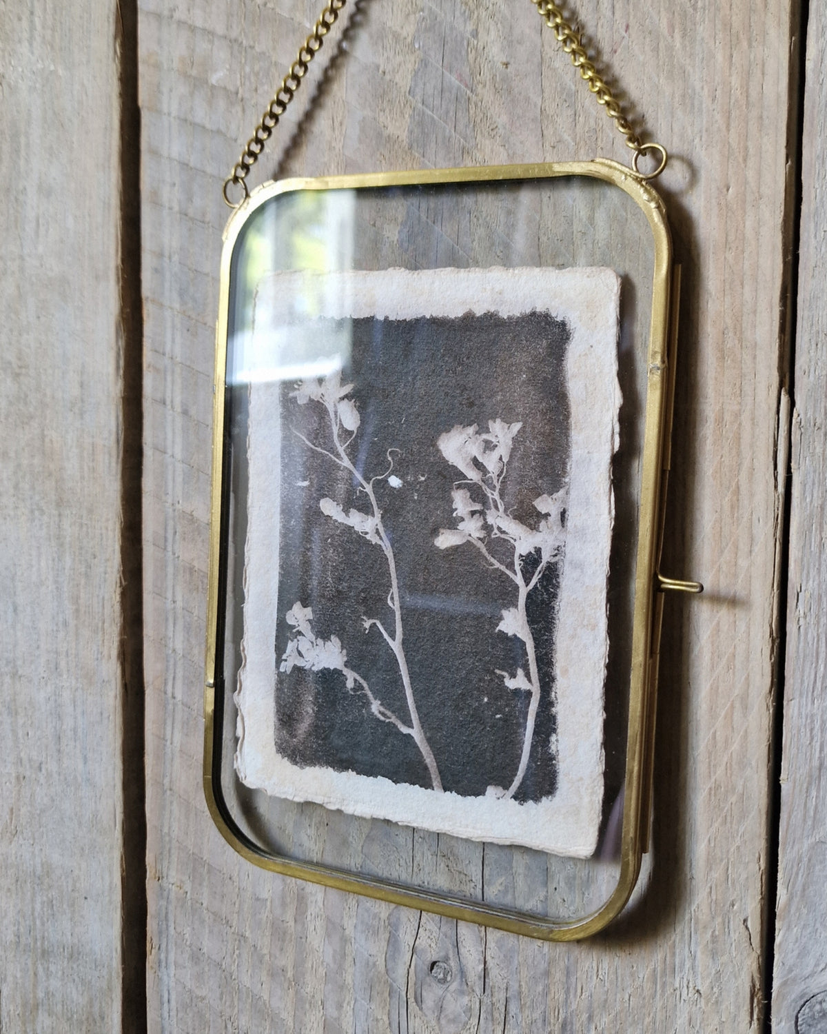 Handgemaakte cyanotype A6 | Bloesemtak met messing lijst